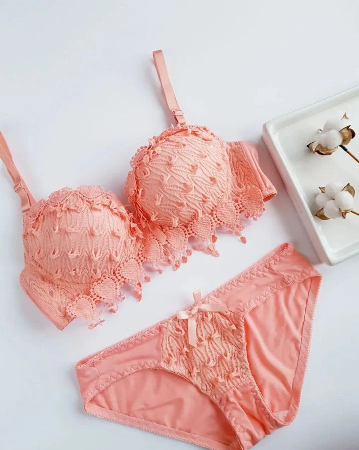 Flourish Lace Set