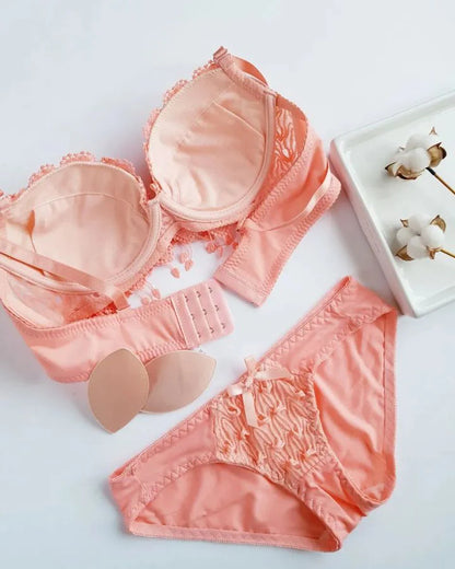 Flourish Lace Set